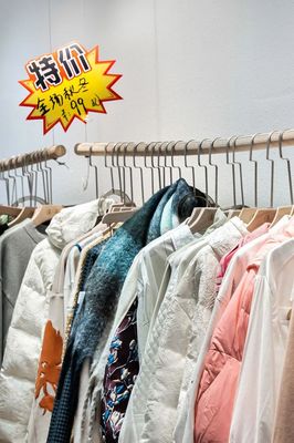 一年一度!南油服裝批發(fā)城「年尾清倉」,應(yīng)該怎么逛?